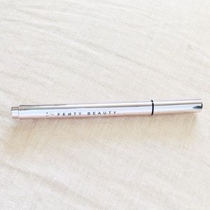 FENTY || Flyliner Longwear Liquid Liner